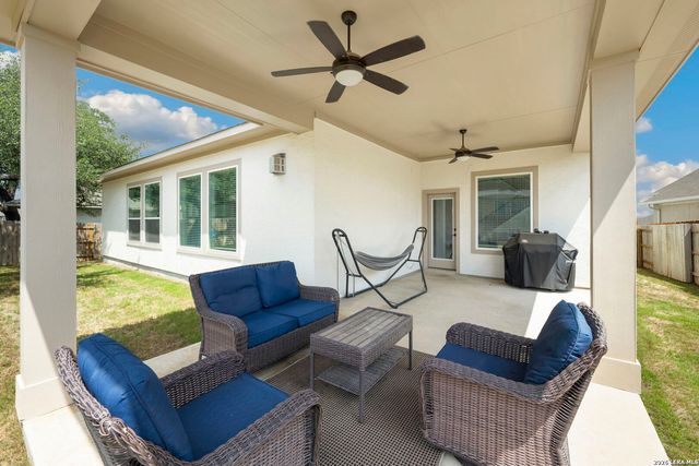 1733 Hidden Fox, New Braunfels, TX 78132