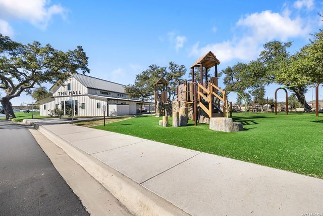 1733 Hidden Fox, New Braunfels, TX 78132