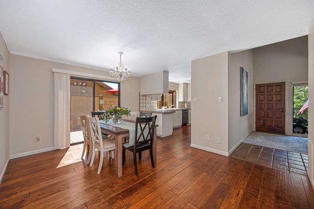 1271 Red Dog Ln, Auburn, CA 95603