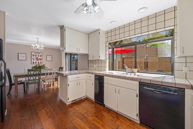 1271 Red Dog Ln, Auburn, CA 95603