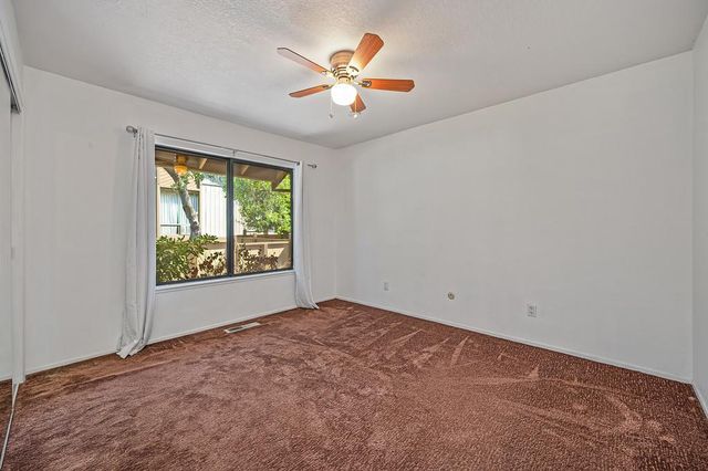 1271 Red Dog Ln, Auburn, CA 95603