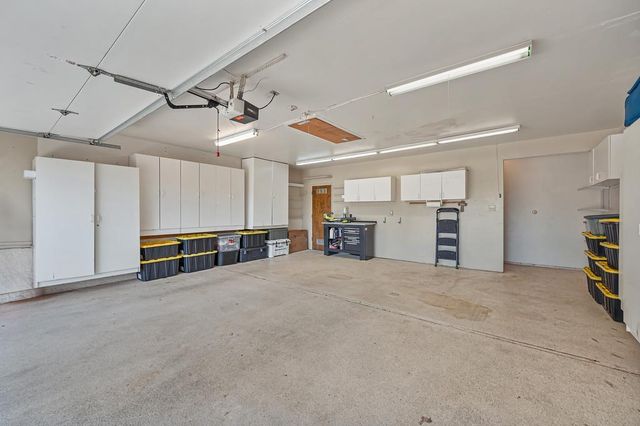 1271 Red Dog Ln, Auburn, CA 95603
