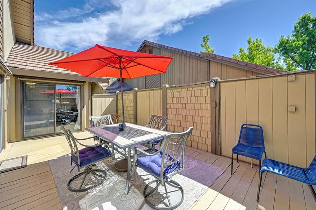 1271 Red Dog Ln, Auburn, CA 95603