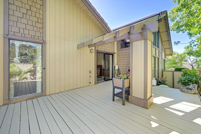 1271 Red Dog Ln, Auburn, CA 95603