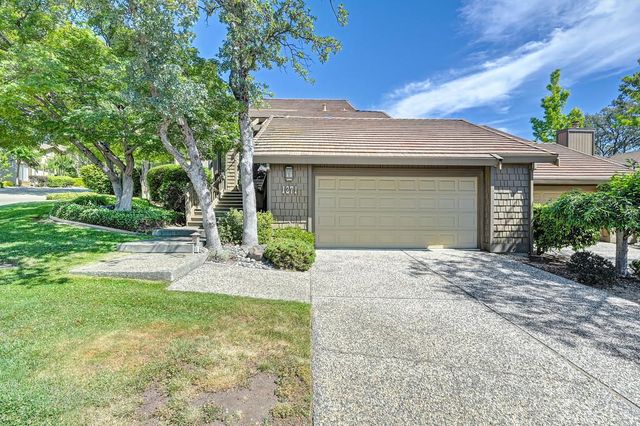 1271 Red Dog Ln, Auburn, CA 95603