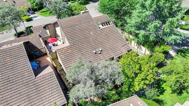1271 Red Dog Ln, Auburn, CA 95603