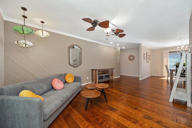 1271 Red Dog Ln, Auburn, CA 95603