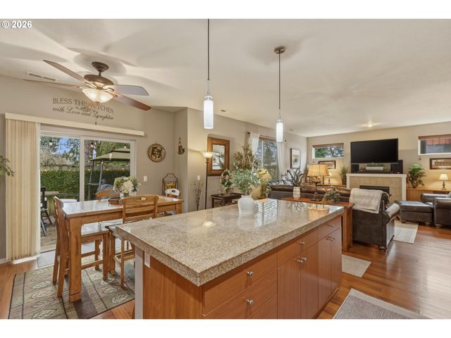 7874 Se SPORRI Ln, Milwaukie, OR 97267