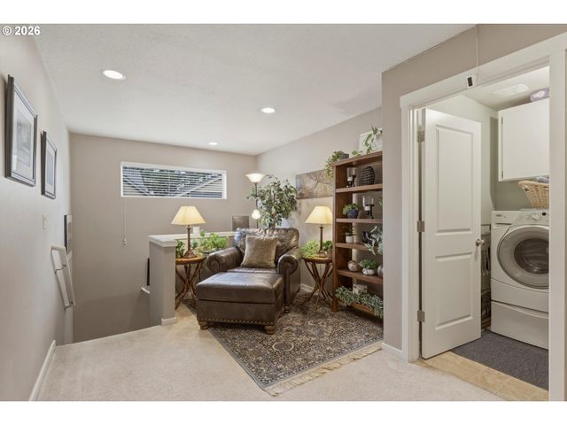 7874 Se SPORRI Ln, Milwaukie, OR 97267