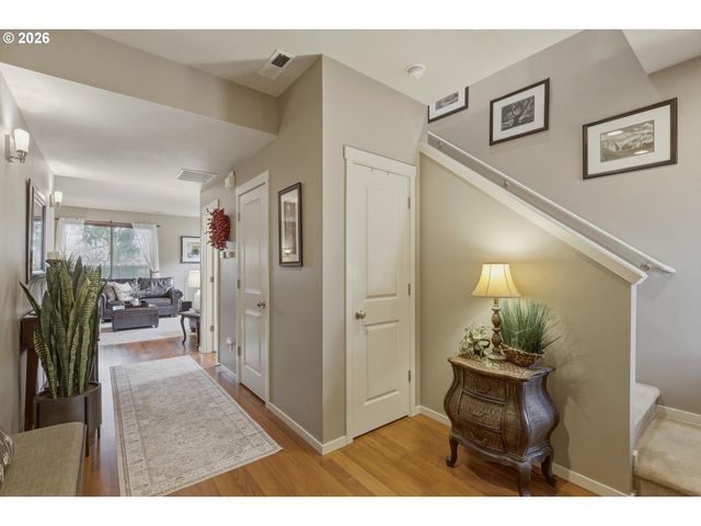 7874 Se SPORRI Ln, Milwaukie, OR 97267