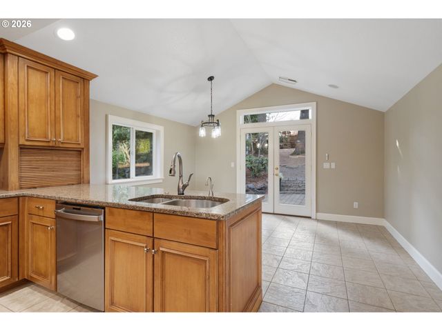 10151 Sw LANCASTER Rd, Portland, OR 97219