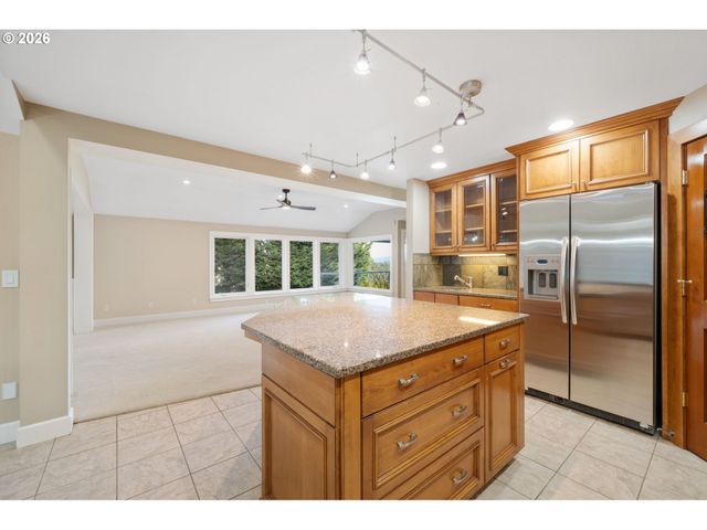 10151 Sw LANCASTER Rd, Portland, OR 97219