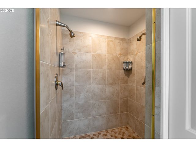 10151 Sw LANCASTER Rd, Portland, OR 97219