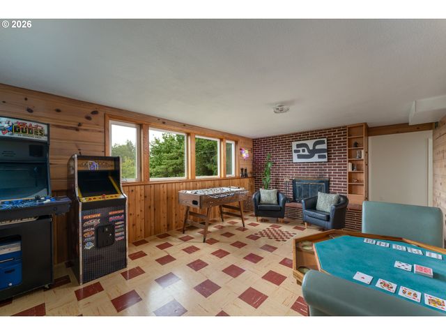 10151 Sw LANCASTER Rd, Portland, OR 97219