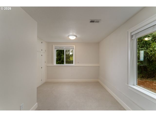 10151 Sw LANCASTER Rd, Portland, OR 97219