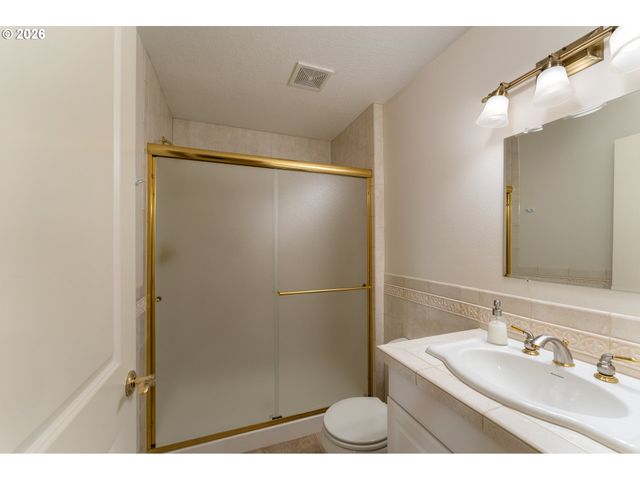 10151 Sw LANCASTER Rd, Portland, OR 97219