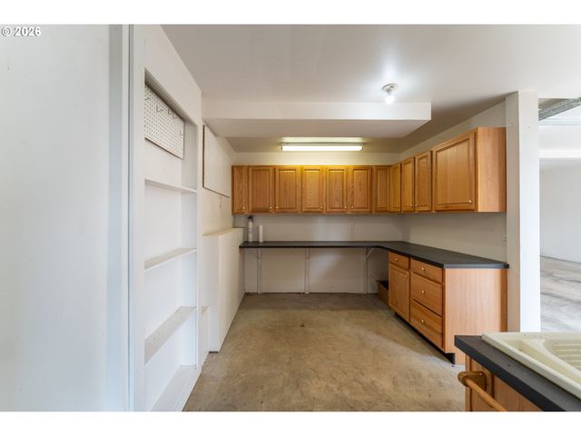 10151 Sw LANCASTER Rd, Portland, OR 97219