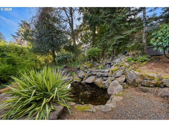 10151 Sw LANCASTER Rd, Portland, OR 97219