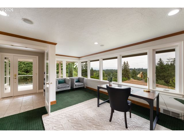 10151 Sw LANCASTER Rd, Portland, OR 97219