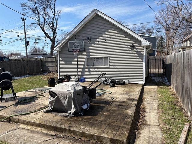 10230 S Parnell Avenue, Chicago, IL 60628