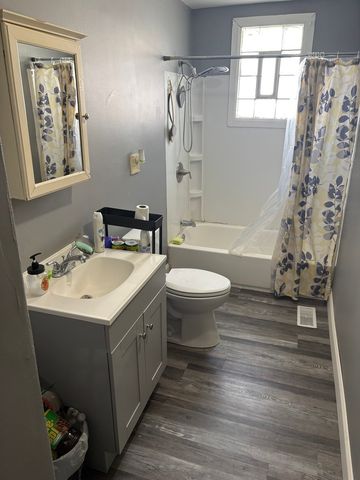 10230 S Parnell Avenue, Chicago, IL 60628