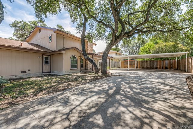 10215 Charter Ridge, San Antonio, TX 78230