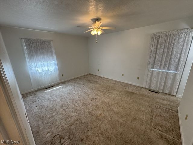 46 Oak Circle, Parkersburg, WV 26101