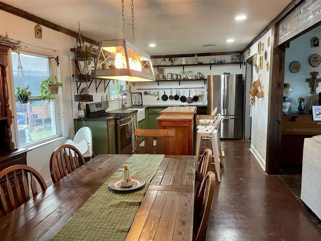 311 Wayside Drive W, Westlake, LA 70669