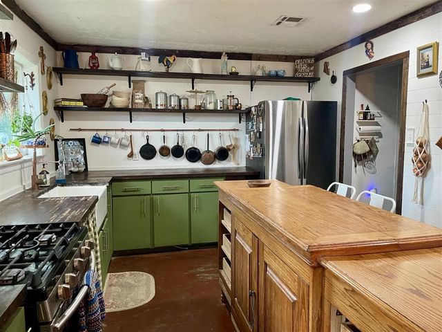 311 Wayside Drive W, Westlake, LA 70669