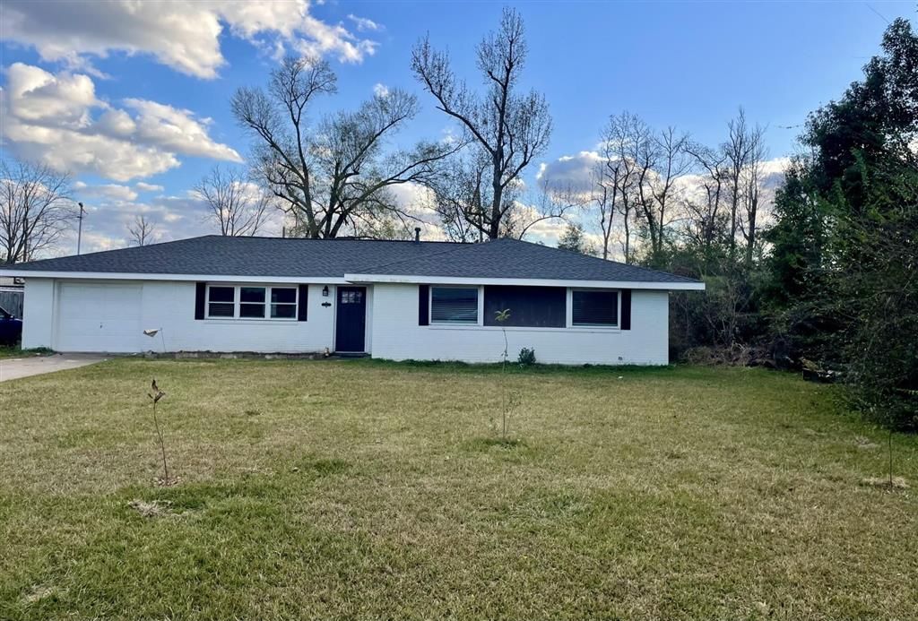 311 Wayside Drive W, Westlake, LA 70669