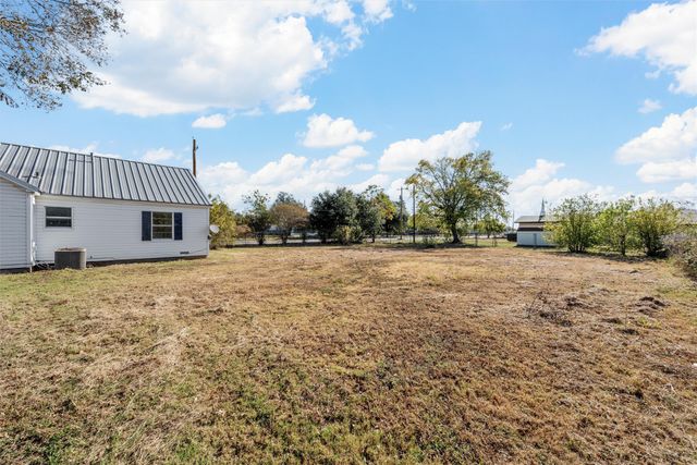 403 S 5th Street, Rosebud, TX 76570