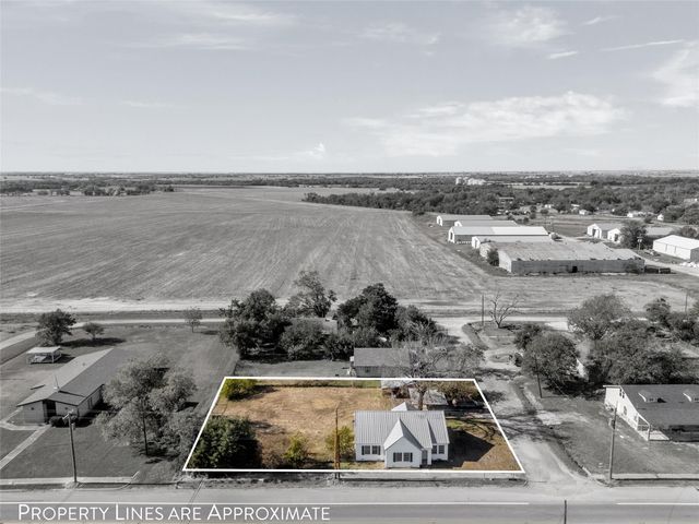 403 S 5th Street, Rosebud, TX 76570