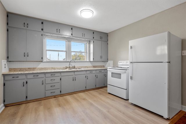 403 S 5th Street, Rosebud, TX 76570