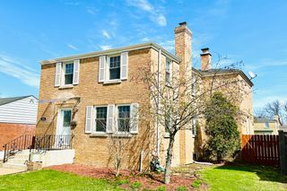 901 S Fairfield Avenue, Elmhurst, IL 60126