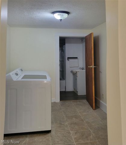15593 Franchester Road, Burbank, OH 44214