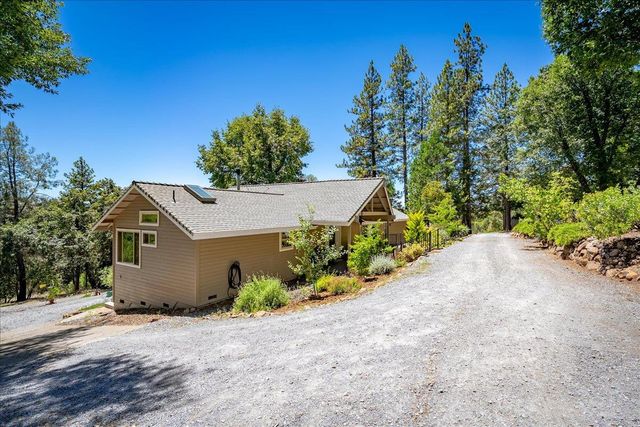 2901 Hermosa Ct, Camino, CA 95709