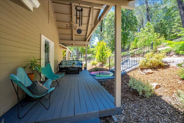 2901 Hermosa Ct, Camino, CA 95709