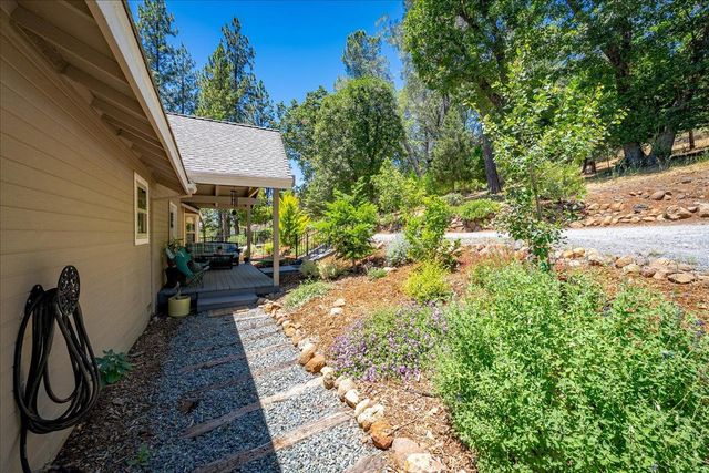 2901 Hermosa Ct, Camino, CA 95709