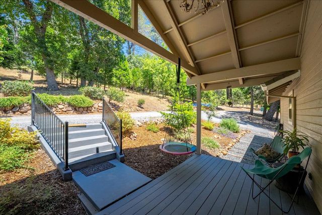 2901 Hermosa Ct, Camino, CA 95709