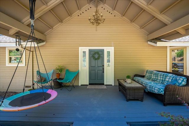 2901 Hermosa Ct, Camino, CA 95709