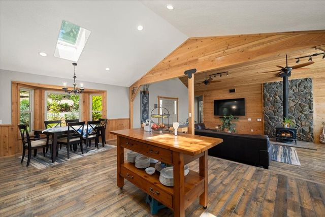2901 Hermosa Ct, Camino, CA 95709