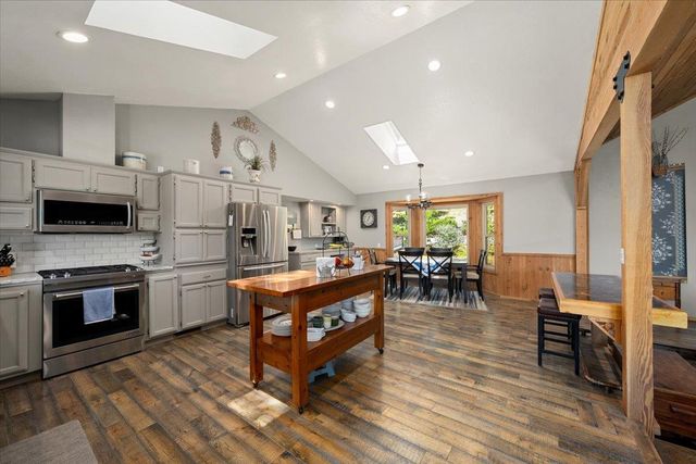 2901 Hermosa Ct, Camino, CA 95709