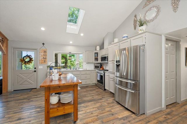 2901 Hermosa Ct, Camino, CA 95709