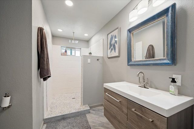 2901 Hermosa Ct, Camino, CA 95709