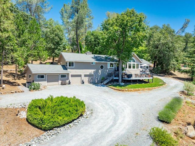 2901 Hermosa Ct, Camino, CA 95709