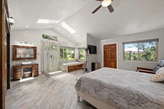 2901 Hermosa Ct, Camino, CA 95709