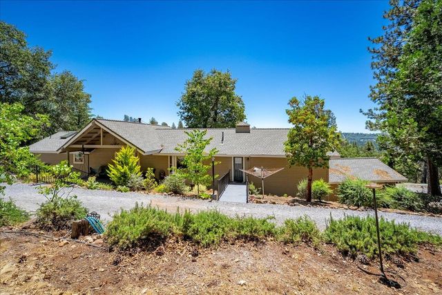 2901 Hermosa Ct, Camino, CA 95709