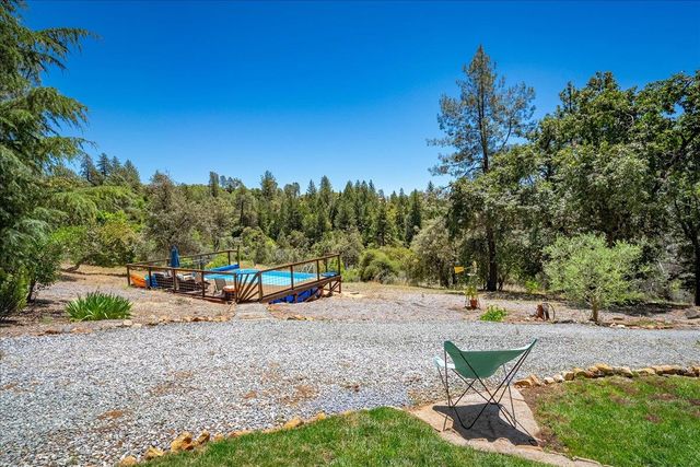 2901 Hermosa Ct, Camino, CA 95709