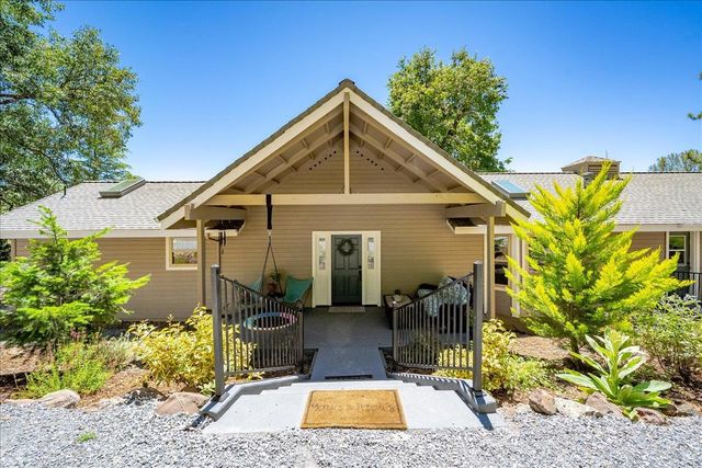 2901 Hermosa Ct, Camino, CA 95709