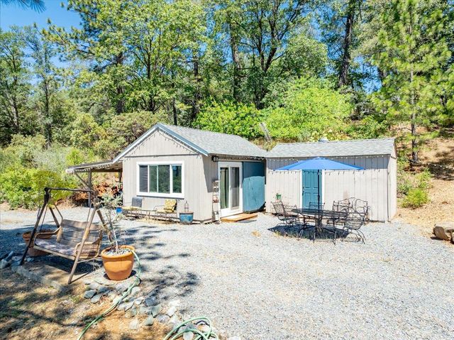 2901 Hermosa Ct, Camino, CA 95709